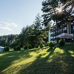 Отель Family Hebar 3*