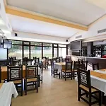 Отель Family Hebar 3*