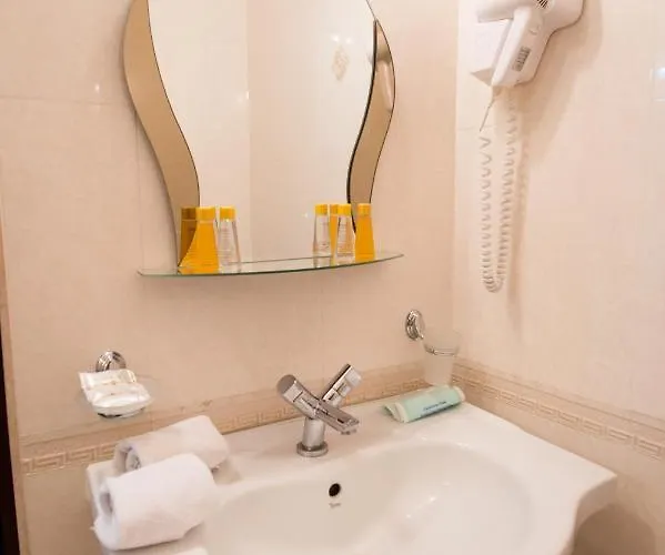 Family Hebar 酒店 3*